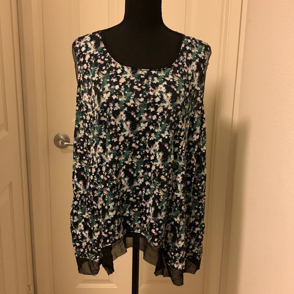 Kohl’s Simply Vera Wang Floral Top — Size XL